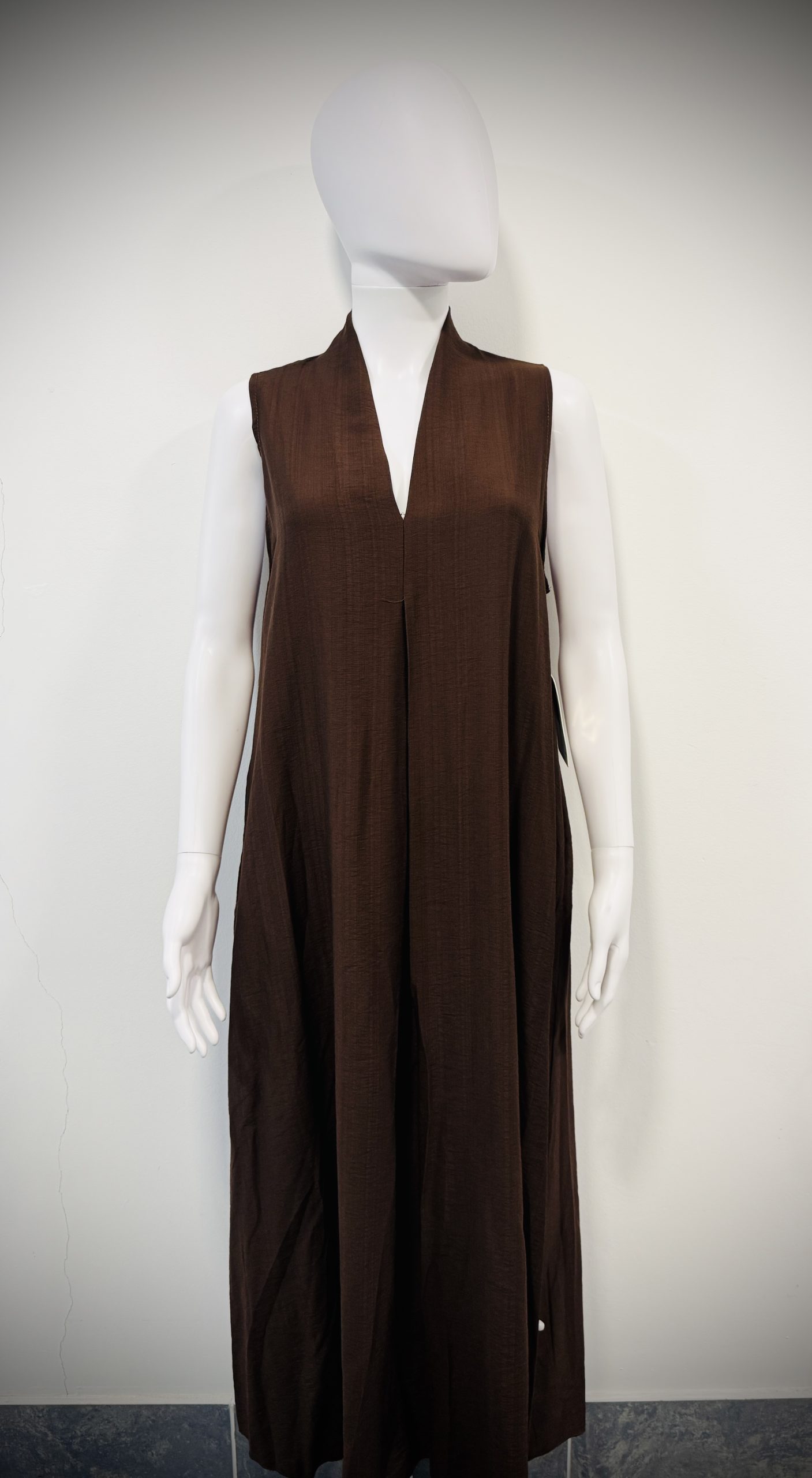 Sleeveless V-Neck Maxi Dress - Image 4
