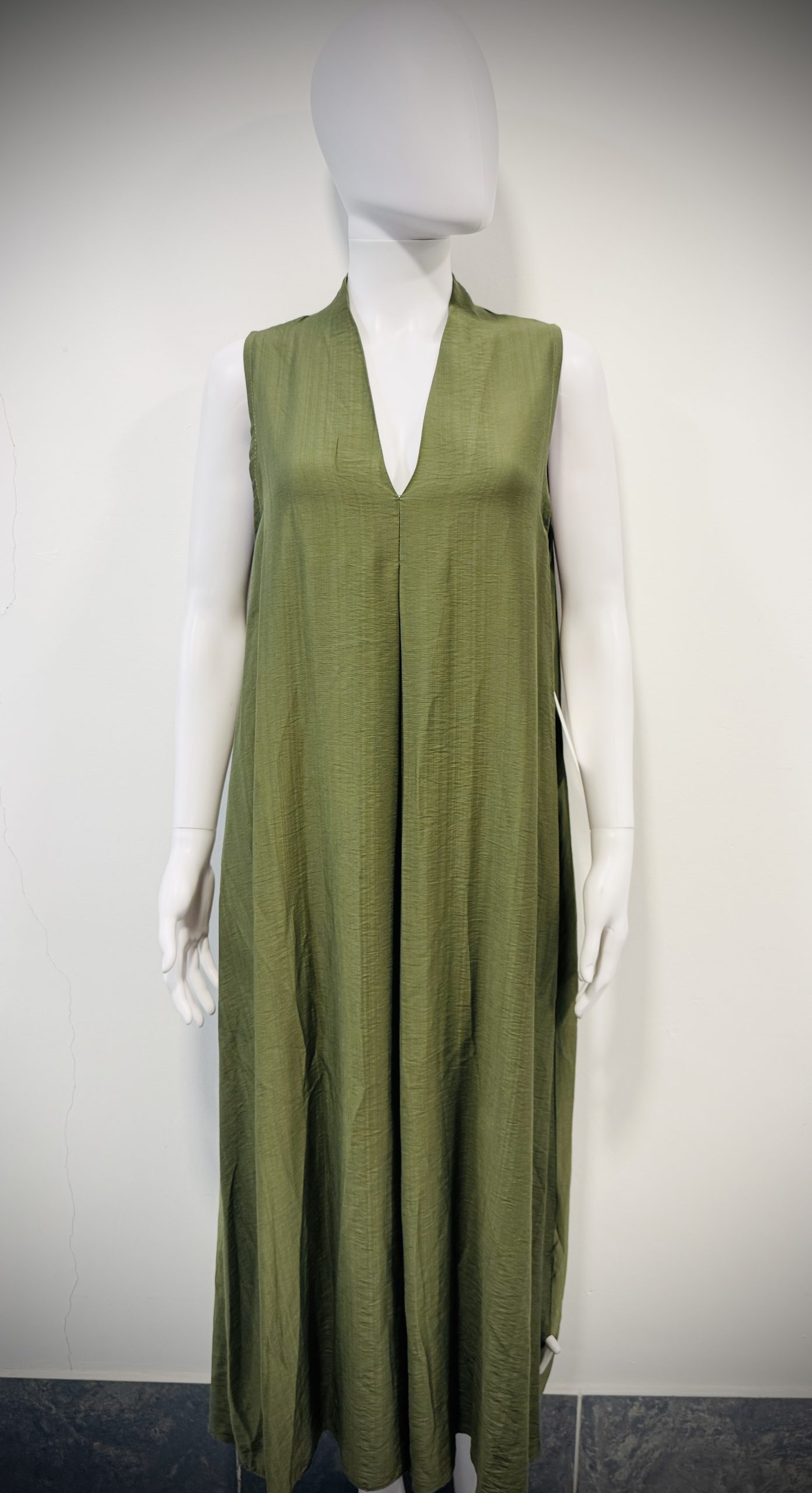 Sleeveless V-Neck Maxi Dress - Image 5