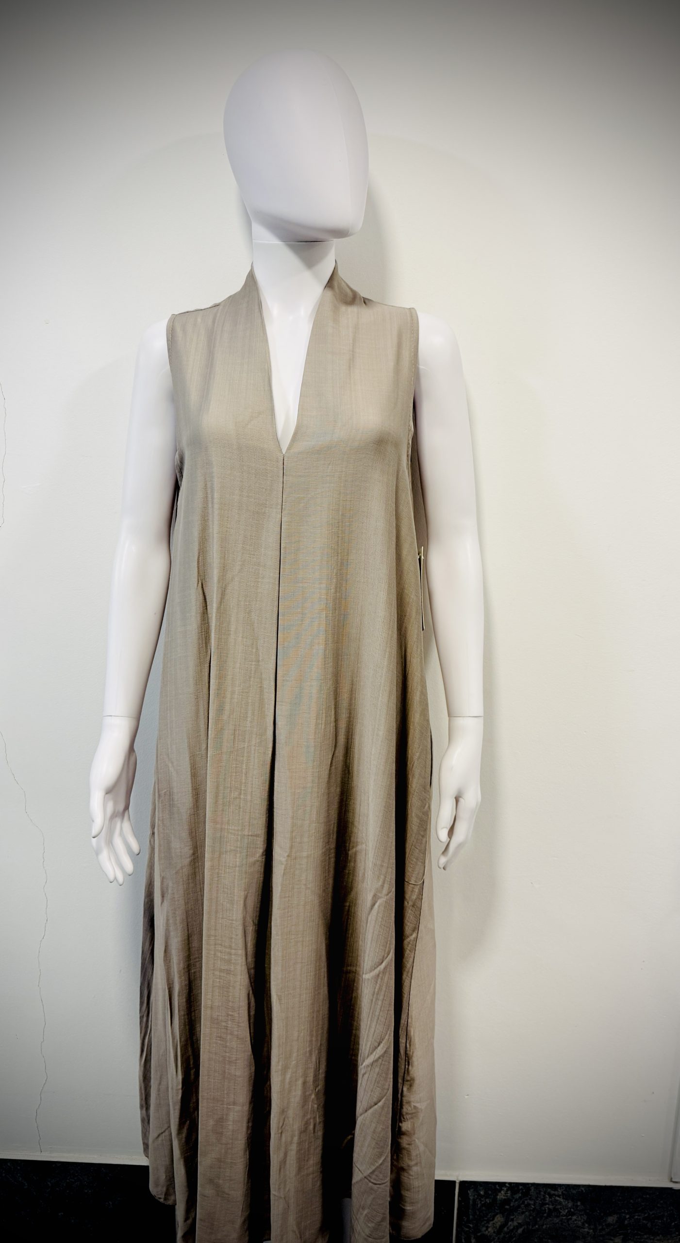 Sleeveless V-Neck Maxi Dress - Image 9